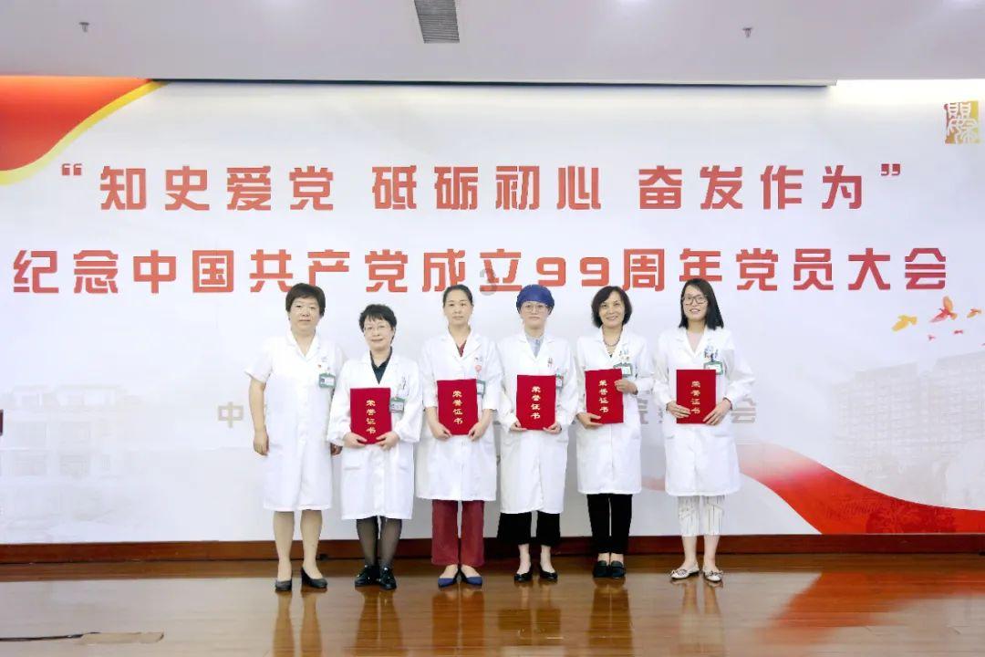 超越苹果！小米跃居中国智能手机市场第一
