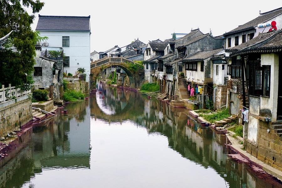 阴森的郊区