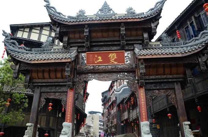白蛇和青蛇的传说,青蛇其实是男儿身